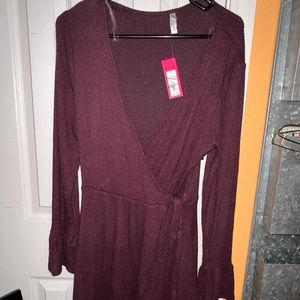 NWT Xhiliration V neck Dress